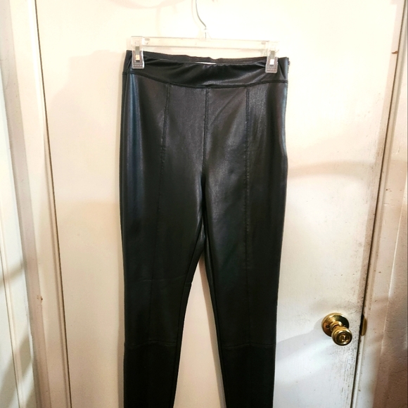 Top shop, leather leggings, side zipper, size 6. - Picture 3 of 5
